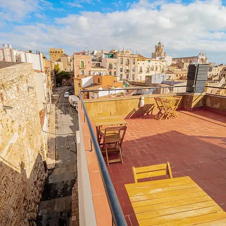 1 En La Muralla Romana Junto A La Catedral
